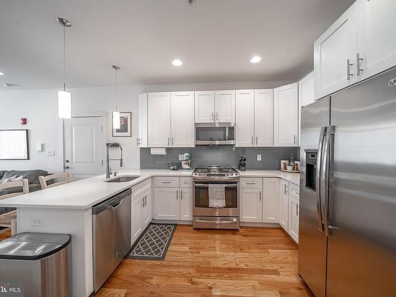 5th image of 316 Richmond St #1