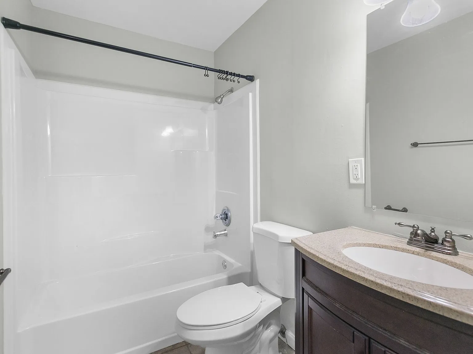 Fourth Apartments — Photo 3