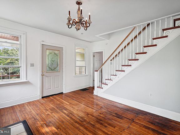 3rd image of 1227 Michigan Ave NE #853