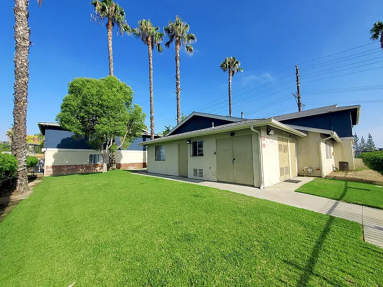 Palm Villas Apartments — Photo 31