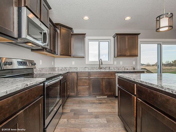 5th image of 1506 NW Spruce Dr