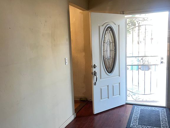 3rd image of 2808 Devonshire Ave #A