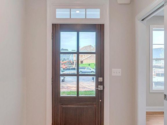5th image of 723 Arboleda Dr
