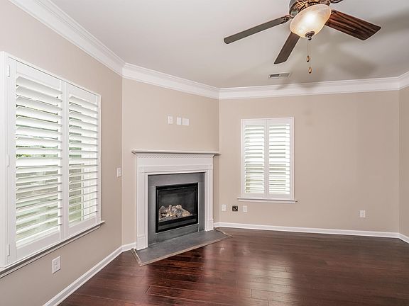2nd image of 1405 Overlook Dr
