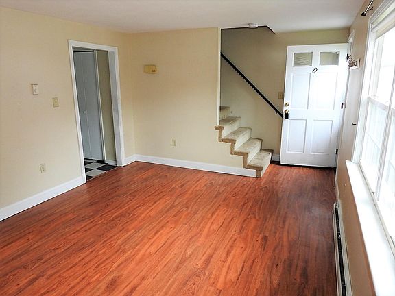 5th image of 23 Orchard Ave #D