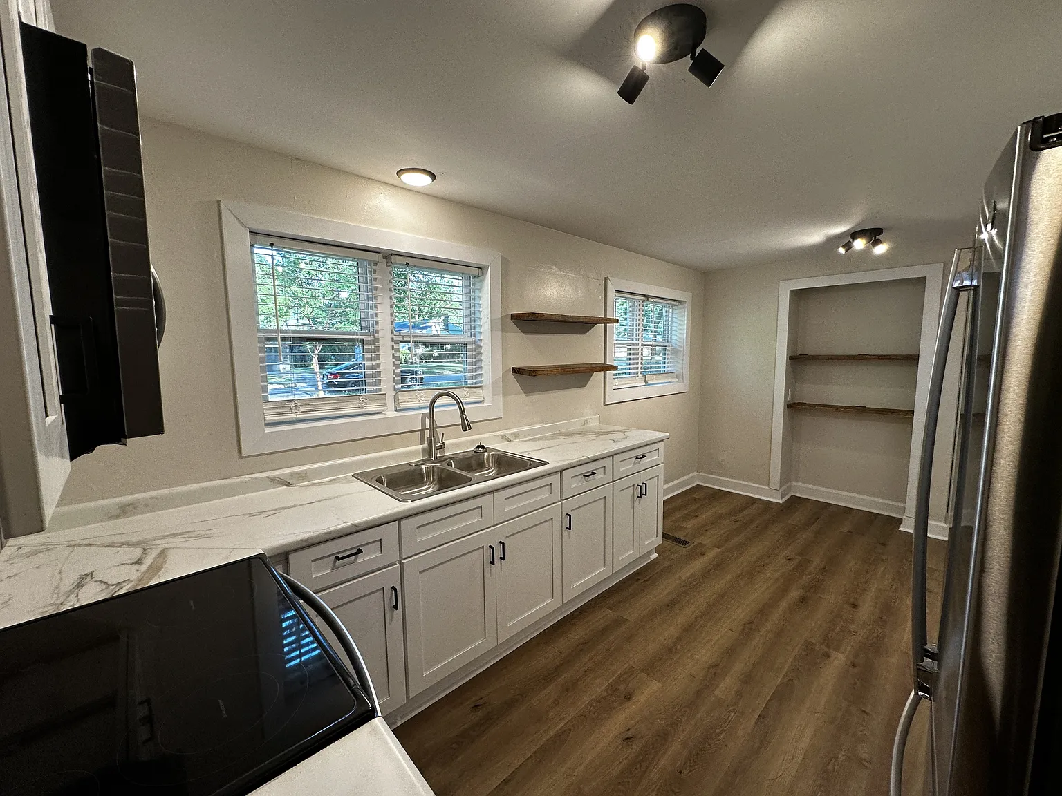 3320 Luther Street - 1 — Photo 3