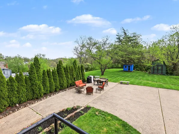 26 Pine Hill Dr, Highland Heights, KY 41076