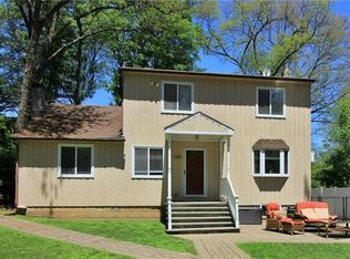 132 Kramers Pond Rd, Putnam Valley, NY 10579