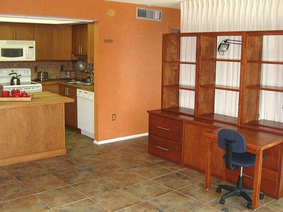 5th image of 632 Edgewater Dr Unit 337