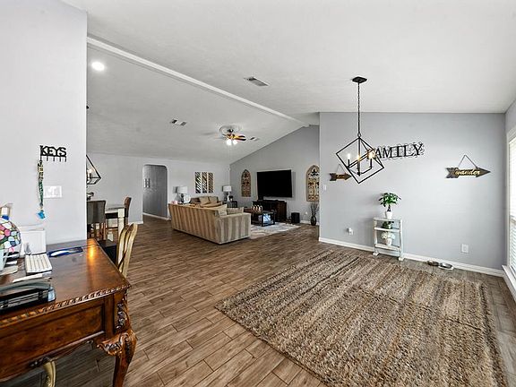 5th image of 6853 Anderson Dr