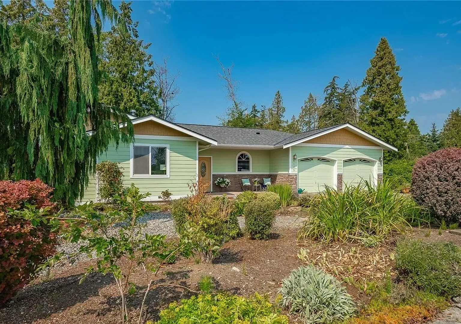 A Beautiful 3-bedroom 2 bath Birch Bay Village! Short term lease available. — Photo 2