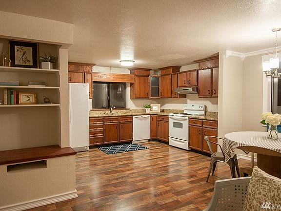4th image of 3299 Hillington Ct SE