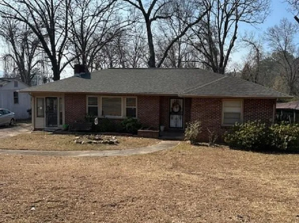 1030 Homarda Dr, Anniston, AL 36207