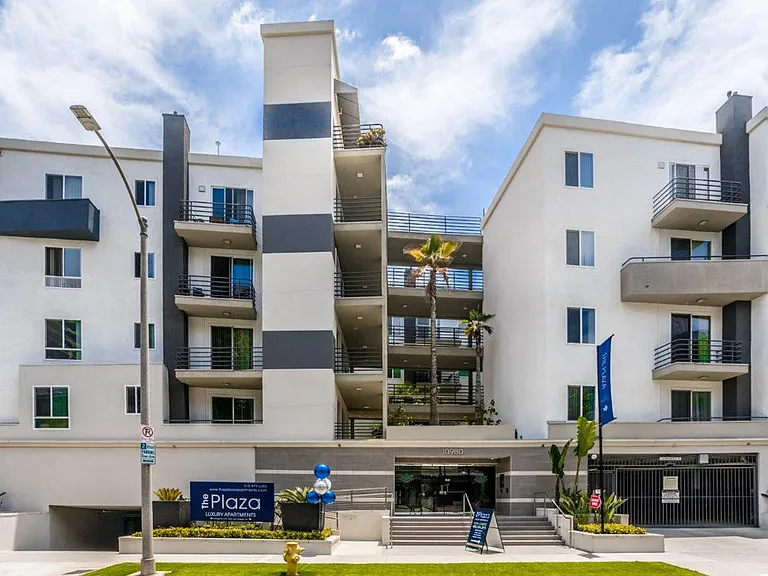 The Plaza Apartments — Photo 2