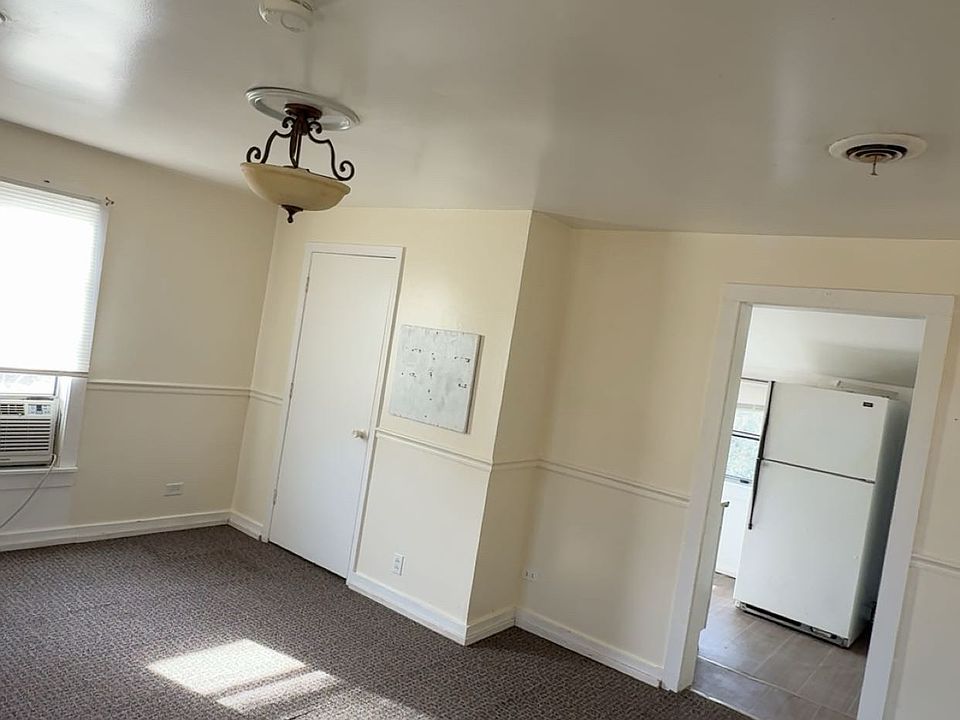 1st image of 2121 Cliff Dr