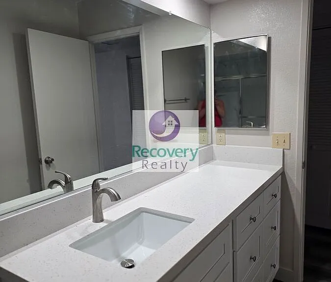 1184 Green Hill Dr — Photo 16