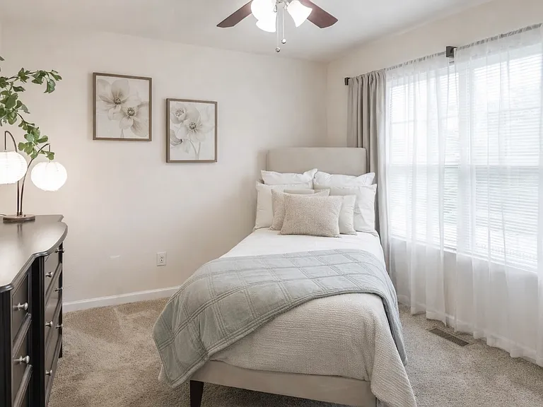 Gravois Ridge Townhome Apartments — Photo 6