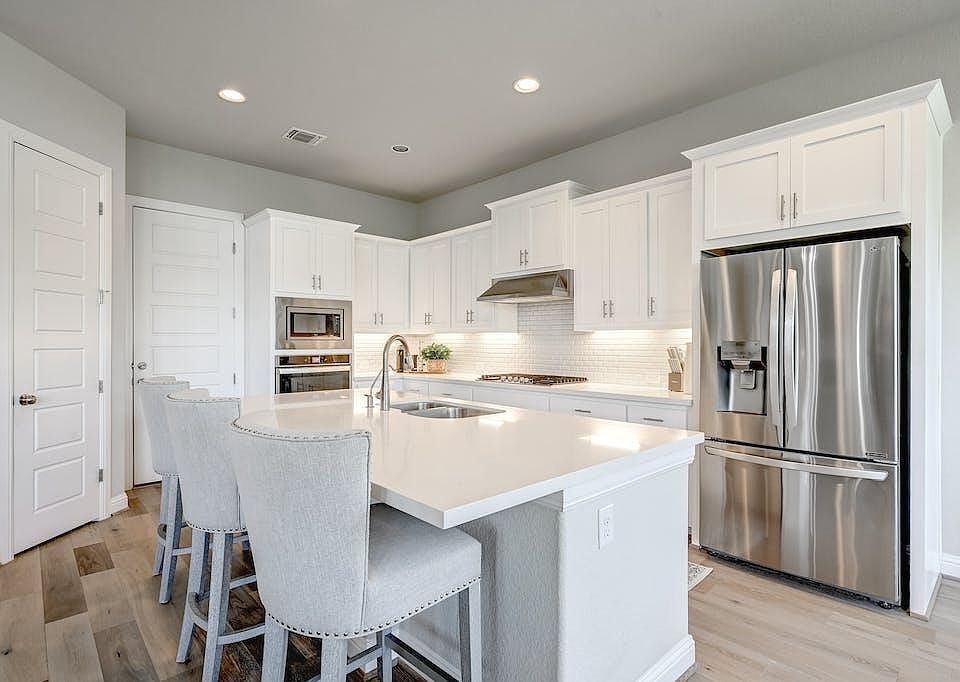 1st image of 218 Vista Village Cv