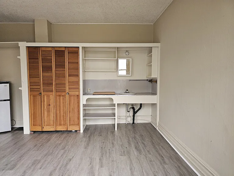2124 NW Flanders St #1 — Photo 7