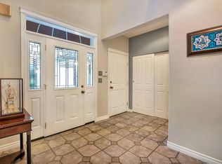 807 Kauai St, Honolulu, HI 96817