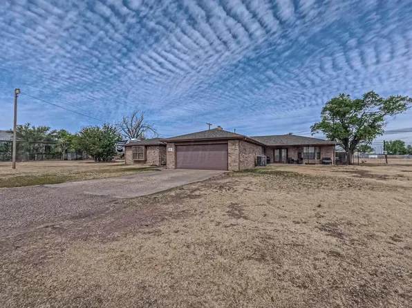 123 E Broadway St, Fritch, TX 79036