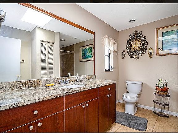 5th image of 461 Lenoir St