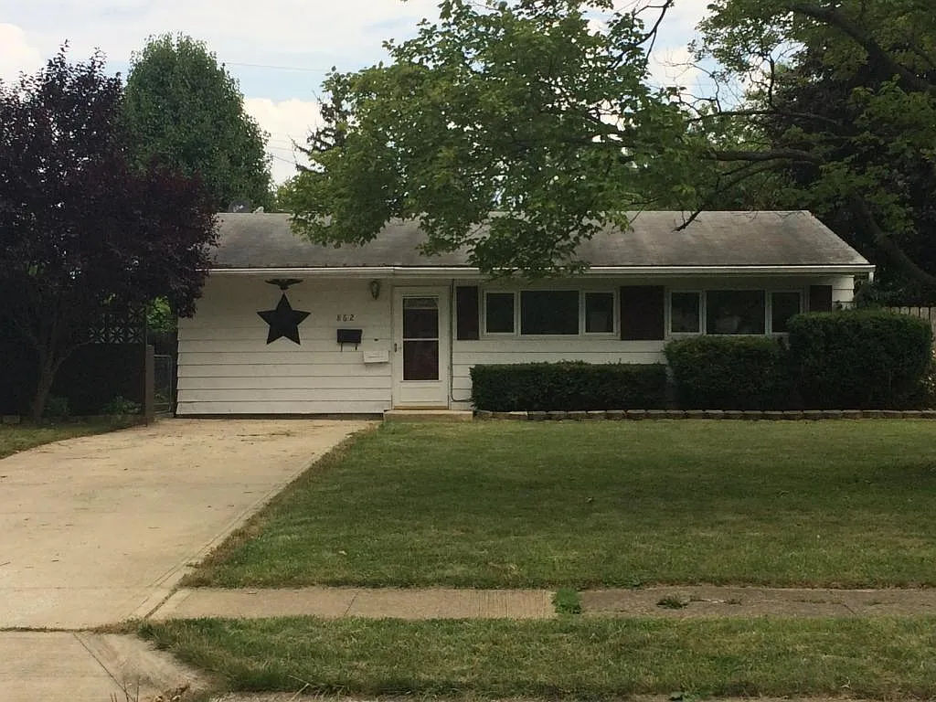 862 Miriam Dr W photo 1
