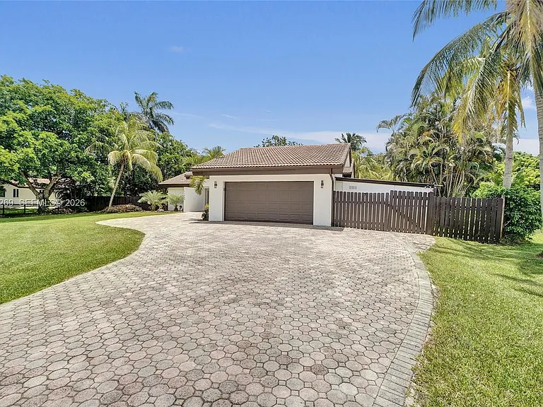 11460 SW 1st Ct — Photo 23