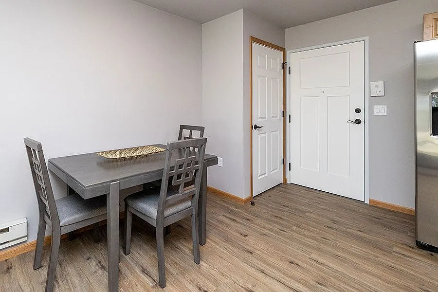 RIVER BEND ESTATES — Photo 2