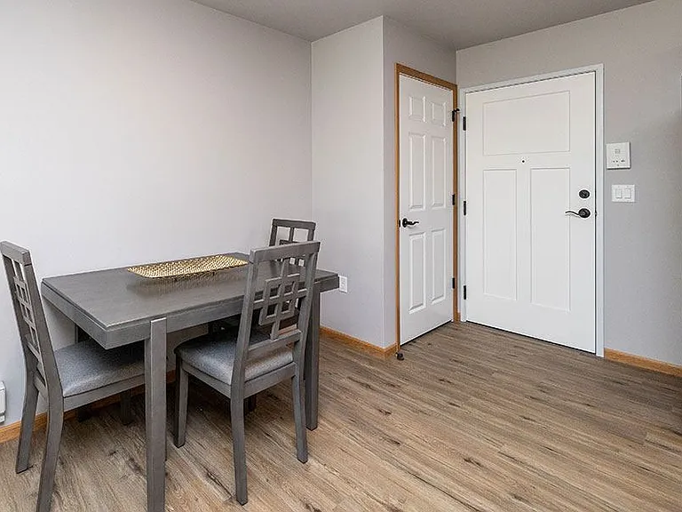 RIVER BEND ESTATES — Photo 2