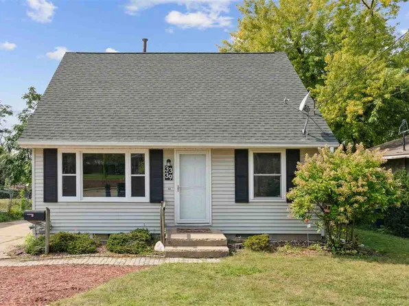 3339 Oakland Rd NE, Cedar Rapids, IA 52402