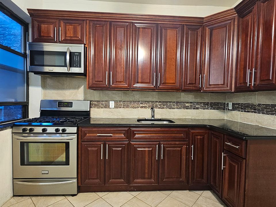 1st image of 3007 42nd St Fl 2