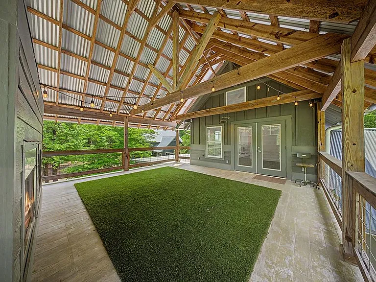 160 Delcrest Dr — Photo 35