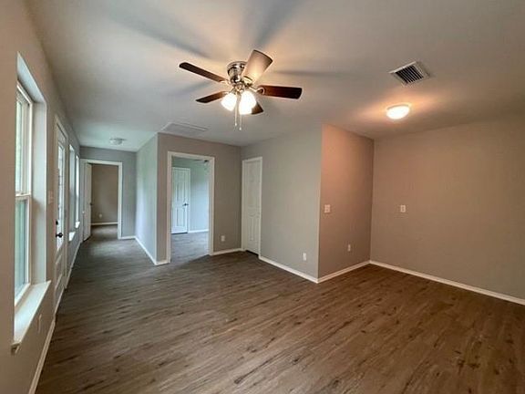 4th image of 4601 Cox St
