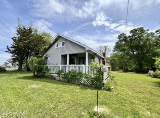 226 Fulcher Landing Rd, Sneads Ferry, NC 28460