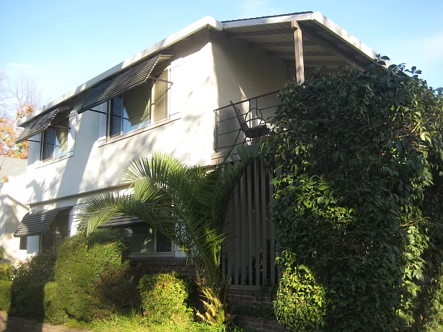 2 bed, 650 sqft, $1,690 — Photo 2