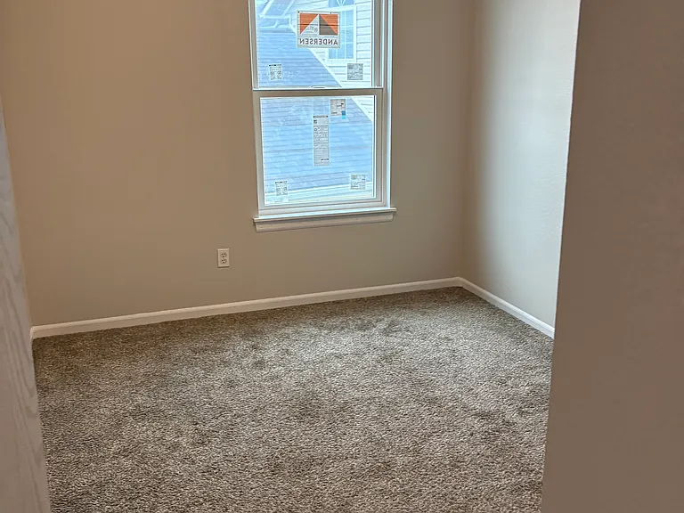1282 NW Phelps Ct — Photo 8