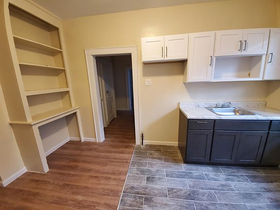 3rd image of 15 Essex St #1R