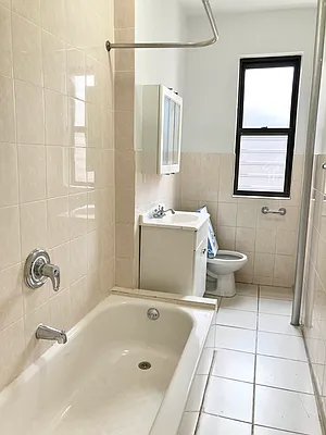 Rented by New York Residence | media 22