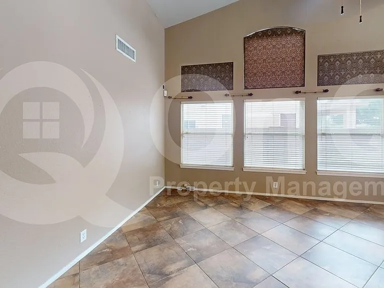 16804 S 25th Pl — Photo 6