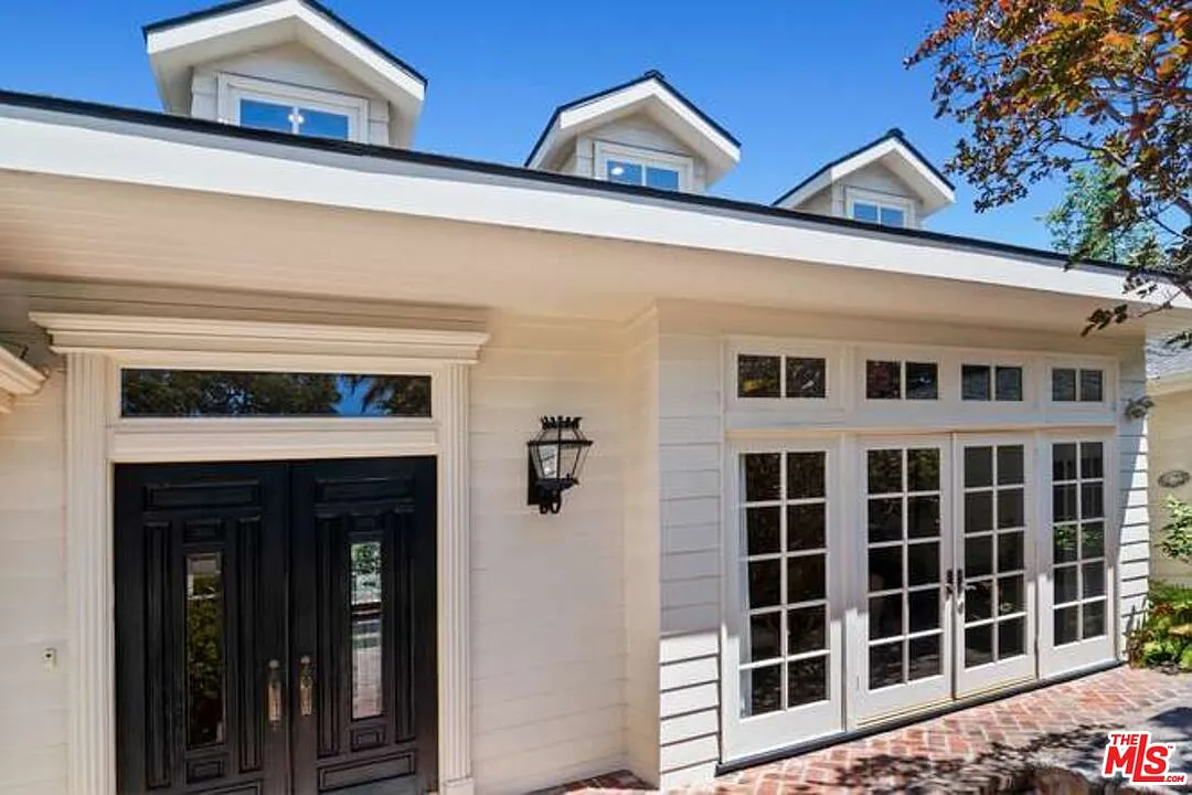 5 bed, 6.0 bath, 4100 sqft, $22,000 — Photo 4