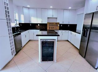 3920 Woodside Dr APT 8, Pompano Beach, FL 33065
