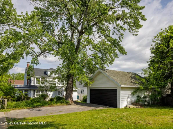 2 Jenkins Parkway, Hudson, NY 12534