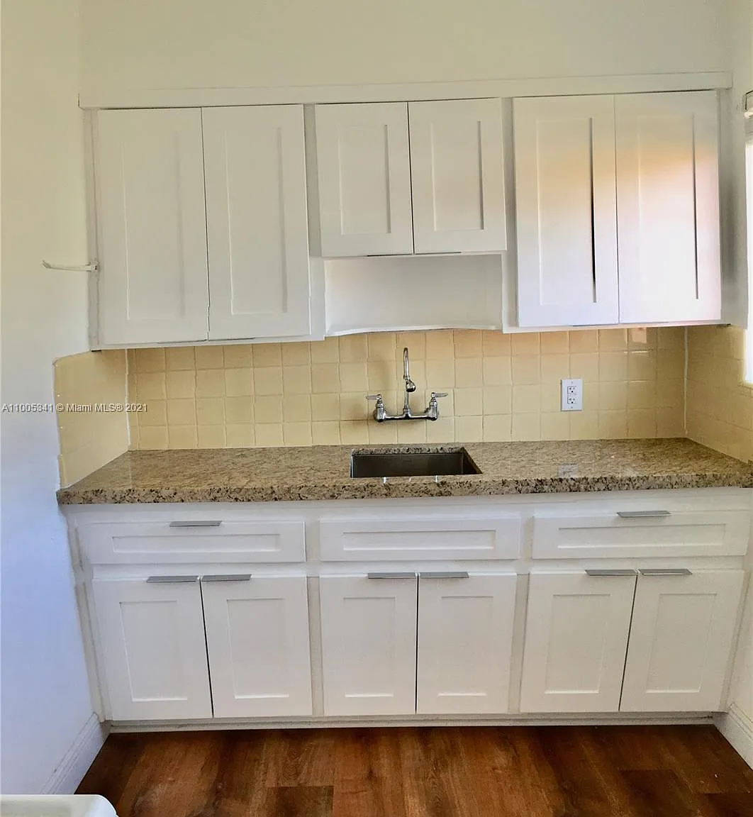 1 bed, 703 sqft, $1,650 — Photo 2