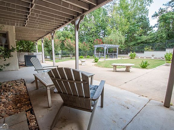 2nd image of 201 Robinson Rd #D