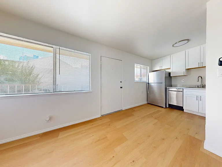 1520 Castro St — Photo 22