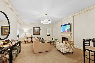 781 5th Avenue, #814