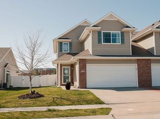 8531 Ridge Hollow Dr, Lincoln, NE 68526