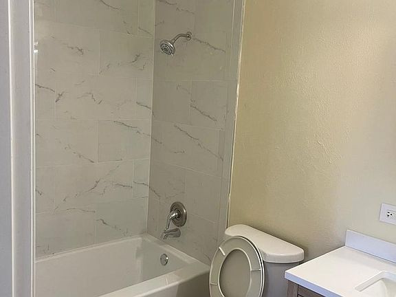2nd image of 706 Marilyn Ave APT 102