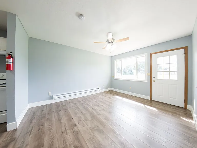 203 N East St — Photo 4